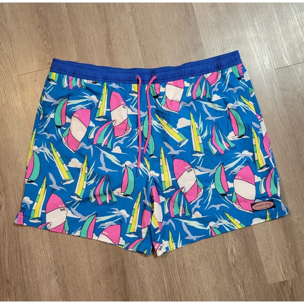 Vineyard Vines Swim Trunks Mens 2XL Blue Sailboat Print Lined Shorts
